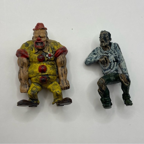 Set of 7 Miniature Zombie Figures - Picture 5 of 11